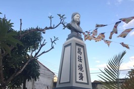 Tượng đài Thánh tử đạo Thích nữ Diệu Quang 