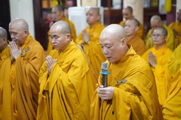 Hòa thượng Thích Bảo Nghiêm tác bạch tạ lễ trước Giác linh Đức Đệ tam Pháp chủ GHPGVN tại chùa Ráng