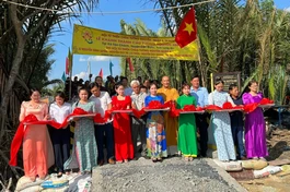 Cắt băng khánh thành cầu Tường Nguyên 480 tại xã Tân Chánh, H.Cần Đước