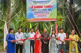 Cắt băng khánh thành cầu bê-tông Thọ Giác 7 tại H.Giồng Trôm