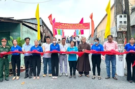 Quỹ từ thiện Thọ Giác và tịnh viện Pháp Hạnh (H.Củ Chi) bàn giao cầu bê-tông, trao học bổng, quà 