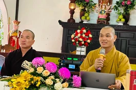 Đại đức Thích Viên Quán phát biểu tại cuộc họp