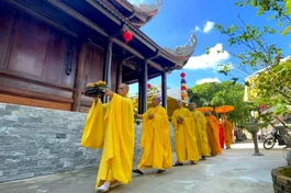 Ban Tổ chức cung đón chư tôn giáo phẩm quang lâm chứng minh lễ khánh tạ Tam bảo chùa Bửu Tiên