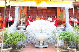 Cắt băng khánh thành chùa La Hán