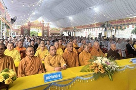 Chư tôn đức Tăng Ni, Phật tử, đại diện lãnh đạo tỉnh tham dự lễ khánh thành và bổ nhiệm trụ trì chùa Giác Sanh