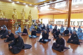 Phật tử tham gia khóa tu nhân ngày vía Đức Quán Thế Âm