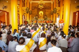 Lễ dâng y kathina tại chùa Thái Bình