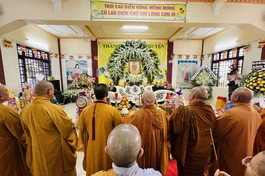 Chư tôn đức Ban Trị sự TP.Biên Hòa thắp nén tâm hương tưởng niệm Ni trưởng Thích nữ Nhẫn Liên