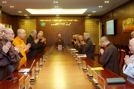 Niệm Phật cầu gia bị trước buổi họp 