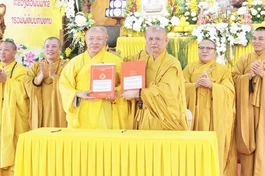 Đại diện Ban Trị sự Phật giáo tỉnh Quảng Nam và Ban Trị sự Phật giáo tỉnh Thanh Hóa ký kết bản ghi nhớ hợp tác