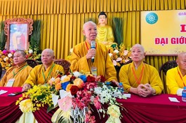 Đại diện Ban Tổ chức sách tấn đến giới tử trong kỳ khảo hạch