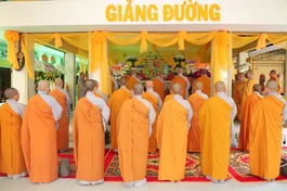 Chư Ni Phân ban Ni giới GHPGVN TP.HCM viếng tang Ni trưởng Thích nữ Huệ Nhàn