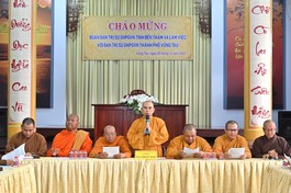 Thượng tọa Thích Nhuận Nghĩa phát biểu tại buổi làm việc