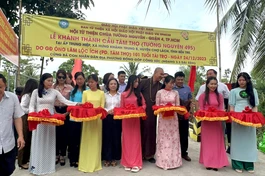 Cắt băng khánh thành cầu nông thôn Tường Nguyên 495