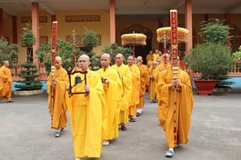 Cung nghinh chư tôn đưc chứng minh, tham dự hội nghị tổng kết