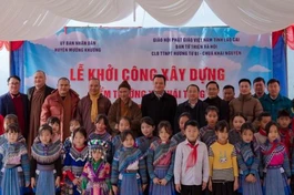 Trong ngày vui khởi công xây dựng Điểm trường Xà Khái Tủng cho học sinh