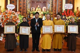 Nhận Giấy khen của Ủy ban MTTQVN Q.Hoàn Kiếm