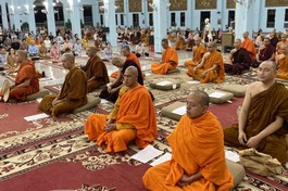 Thực tập thiền tại thiền viện Phước Sơn