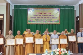 Tuyên dương công đức đến tập thể, cá nhân Tăng Ni đóng góp trong hoạt động Phật sự của GHPGVN tỉnh