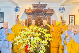 Ban Trị sự GHPGVN Q.10 chúc Tết đến Hòa thượng Thích Lệ Trang