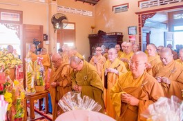  Ban Trị sự Phật giáo tỉnh dâng hương tại Tổ đường chùa Long Phước