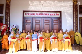 Cắt băng khánh thành chùa Quan Âm