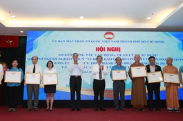 Chư tôn đức GHPGVN TP.HCM và các đơn vị nhận Bằng khen tại hội nghị sơ kết