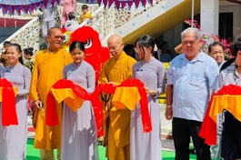 Cắt băng khánh thành ngôi Tam bảo chùa Hải Trường
