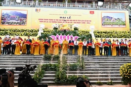 Cắt băng khánh thành giai đoạn I chùa Long Hoa