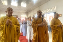 Chư tôn đức tại lễ tưởng niệm bác sĩ Tâm Minh - Lê Đình Thám