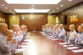 Chư Ni Phân ban Ni giới TP.HCM niệm Phật cầu gia hộ