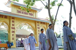 Gần 200 Phật tử tham gia khóa tu “Một ngày an lạc”