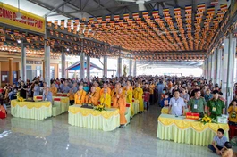 Chư tôn đức, các quý khách tham dự