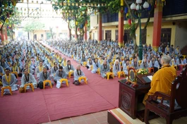 Khóa tu Bát Quan trai của Phật tử tại chùa Bằng