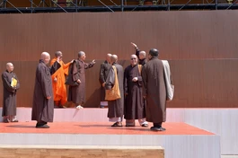 Chư tôn đức Ban Thường trực Ban Trị sự TP.HCM khảo sát lễ đài Phật đản Phật lịch 2568 tại Việt Nam Quốc Tự