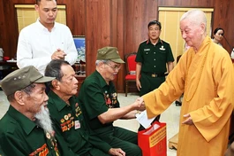 Đức Pháp chủ khích lệ Phật tử các dân tộc tại tỉnh Điện Biên