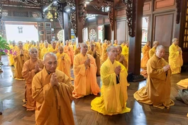 Chư Tăng (Bắc tông) tác pháp An cư kiết hạ tại chùa Sắc tứ Khải Đoan