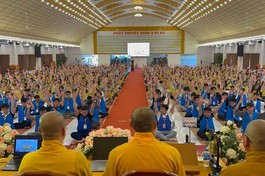 Gần 1.000 sinh viên tham gia khóa tu mùa hè tại chùa an Hồng