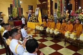 Chư Tăng chùa Quán Sứ cử hành khóa lễ cùng phái đoàn Đại Sứ quán Thái Lan tại Việt Nam