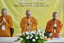 Chư tôn đức thành viên Ban Hoằng pháp GHPGVN tỉnh tham dự thời pháp đàm trong khóa tu "Một ngày an lạc"