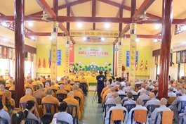 Chư hành giả tham dự lễ tổng bế giảng khóa An cư kiết hạ Phật lịch 2568, tại tổ đình Kim Cang