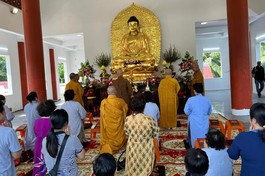 Chùa Long Bửu trang nghiêm tổ chức Lễ an vị kim thân Đức Bổn Sư Thích Ca Mâu Ni tôn trí tại ngôi chánh điện 