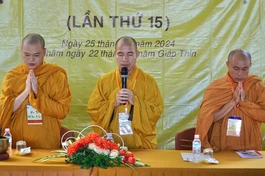 Chư tôn đức tham dự khóa tu Một ngày an lạc lần thứ 15, tại chùa Kim Linh