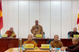 Thượng tọa Thích Giác Nghi chủ trì buổi họp của Ban Thường trực Ban Trị sự tỉnh