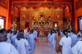 Hơn 200 Phật tử tham gia Khóa tu "Một ngày an lạc" lần thứ 125