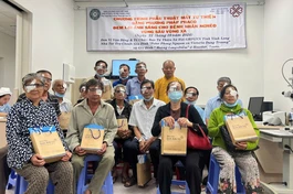 Bệnh nhân nghèo các tỉnh thành được tài trợ phẫu thuật mắt