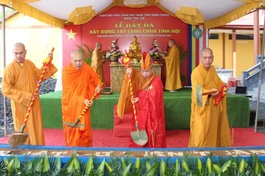 Chư tôn đức thực hiện nghi thức khởi công xây dựng Tây lang chùa Tỉnh Hội - Trụ sở Ban Trị sự tỉnh