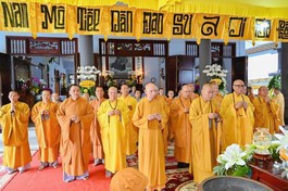 Chư tôn đức Ban Chứng minh, Ban Trị sự tỉnh Bà Rịa - Vũng Tàu viếng tang Ni trưởng Thích nữ Như Bửu