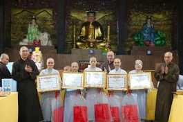 Ban Trị sự H.Châu Thành trao Bằng công đức đến các đơn vị cá nhân có nhiều đóng góp cho hoạt động Phật sự năm 2024