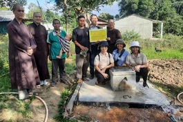 Đoàn từ thiện chùa Phổ Hiền trao giếng nước đến bà con H.Hướng Hóa, tỉnh Quảng Trị
